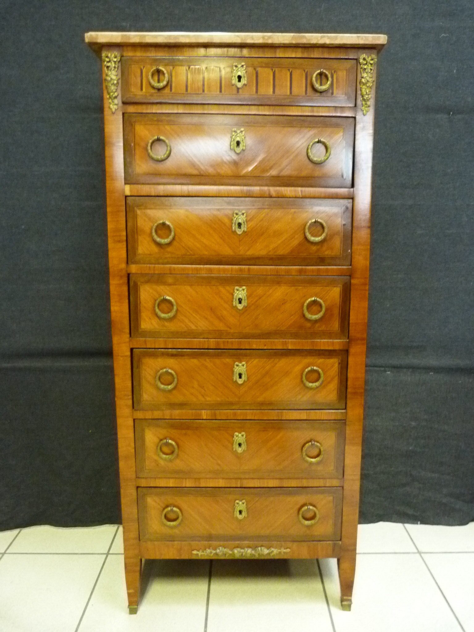 Lot 272