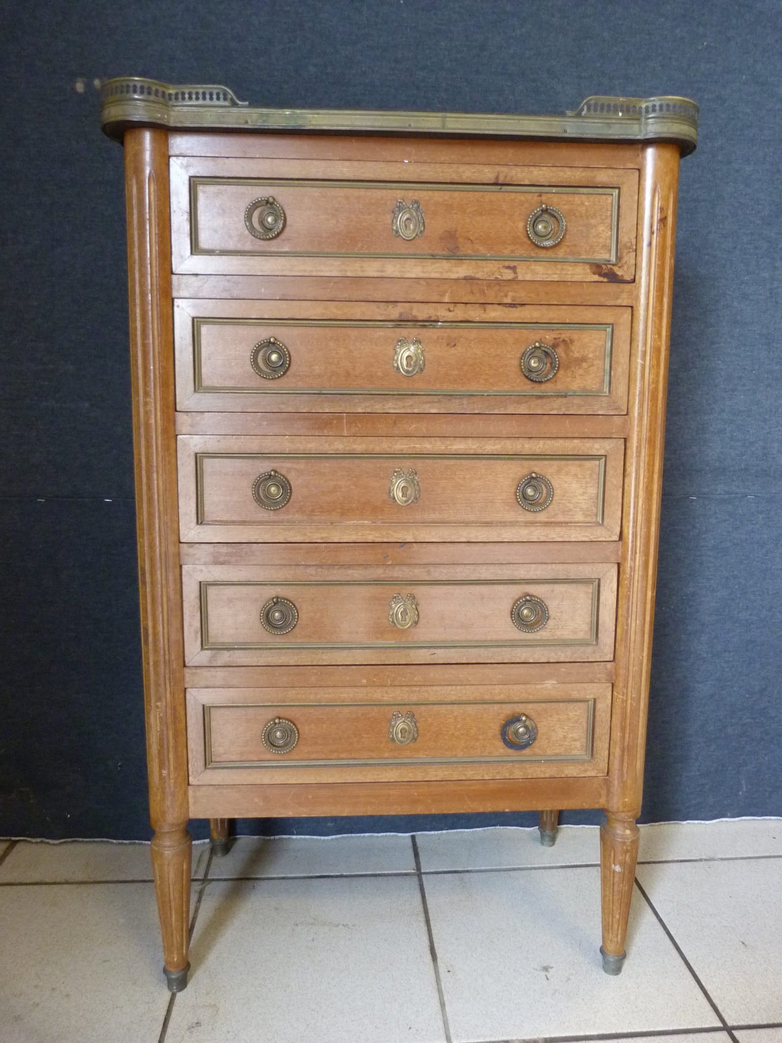 Lot 385